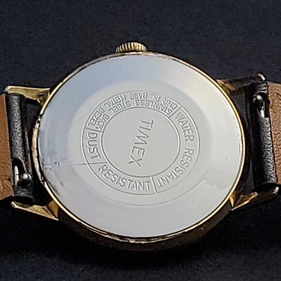 Vintage 1970s Timex Marlin Date Watch – Gold Tone, Manual Wind - Picture 5 of 6